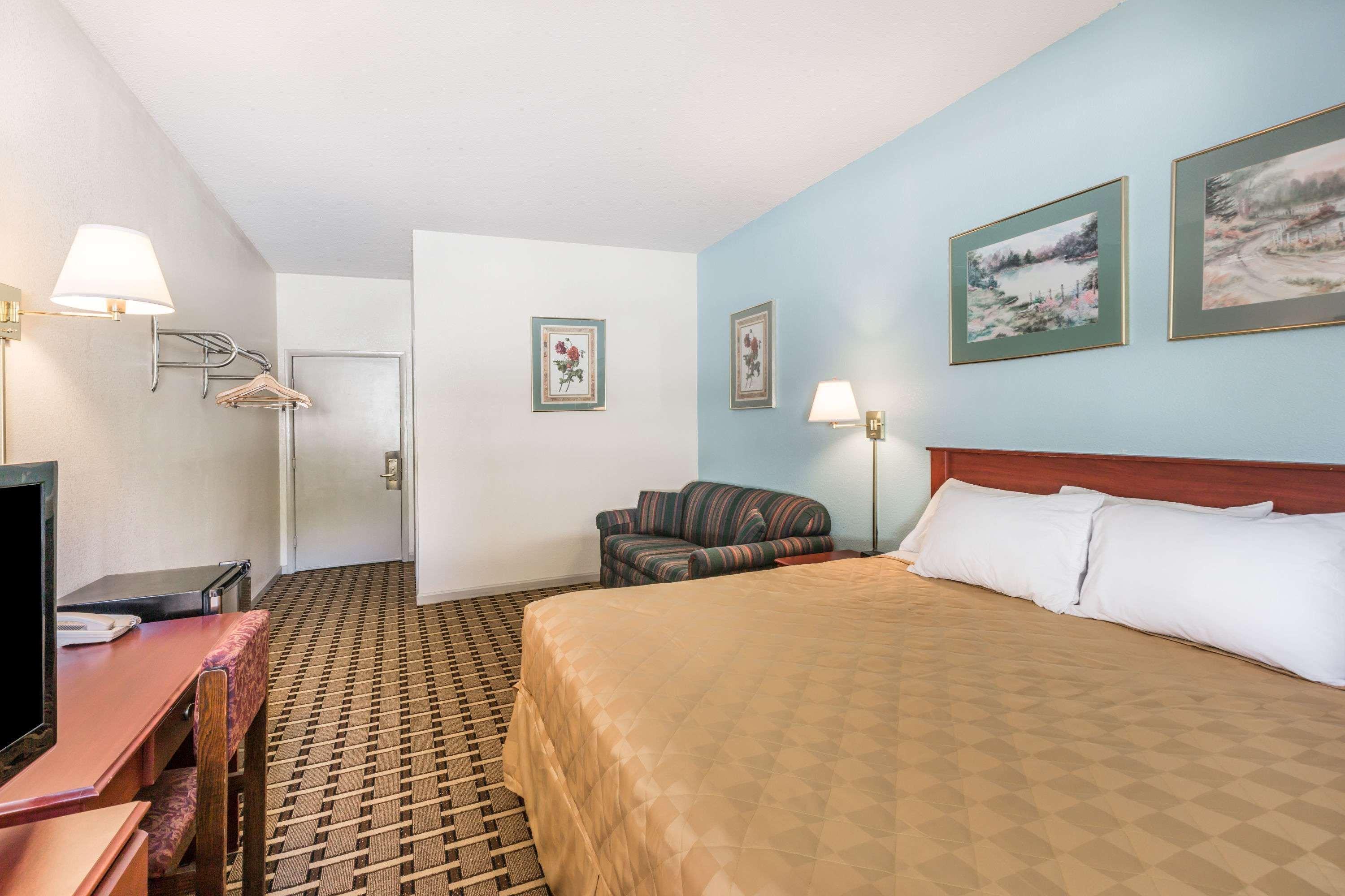 ซูเปอร์ 8 บาย วินด์แฮม น็อกซ์วิลล์ ดาวน์ทาวน์ แอเรีย Hotel ภายนอก รูปภาพ