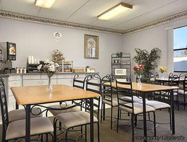 ซูเปอร์ 8 บาย วินด์แฮม น็อกซ์วิลล์ ดาวน์ทาวน์ แอเรีย Hotel ร้านอาหาร รูปภาพ